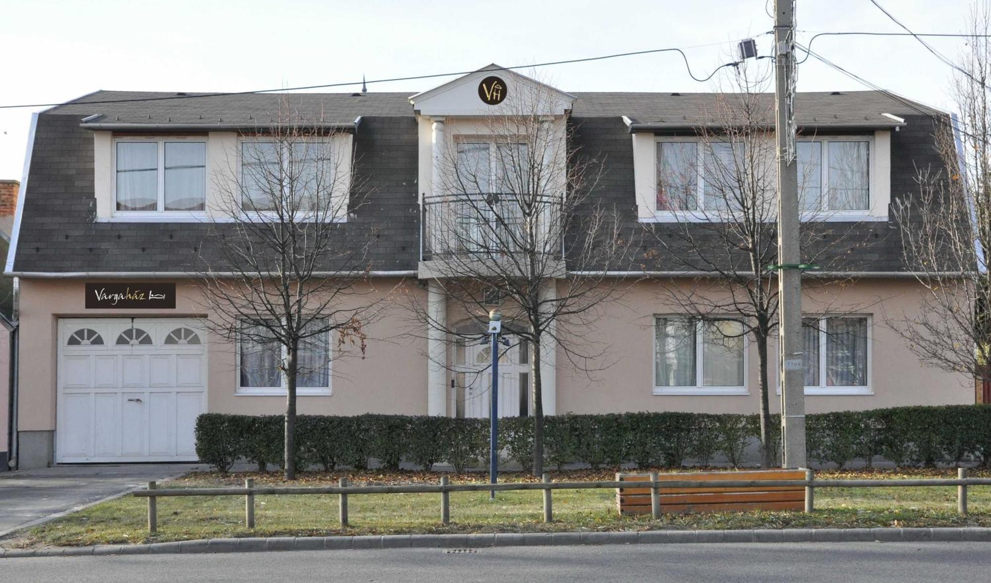 Varga-Haz Panzio Budaörs Buitenkant foto